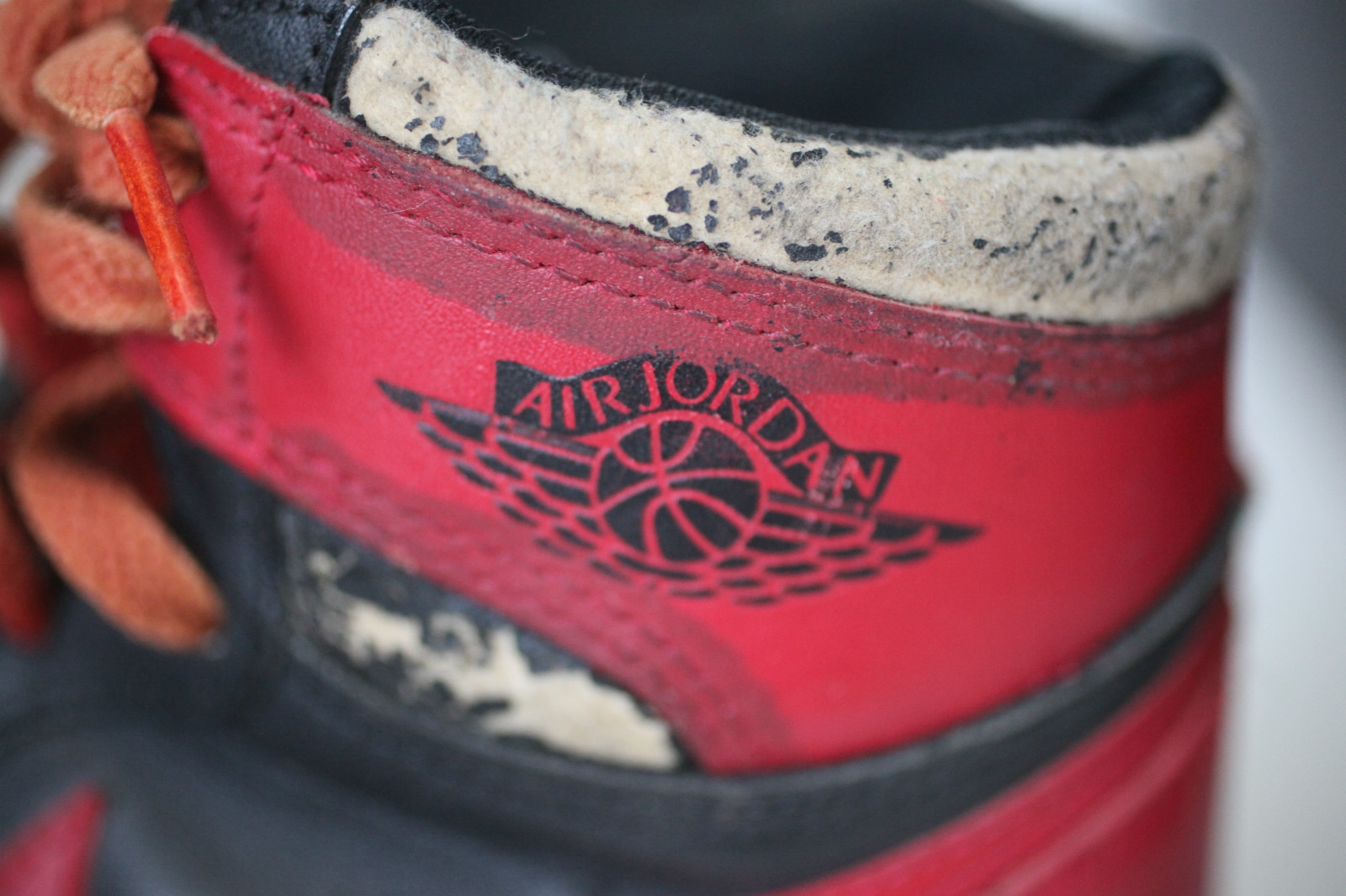 1985 AIR JORDAN BLACK/RED ROLLER SKATES