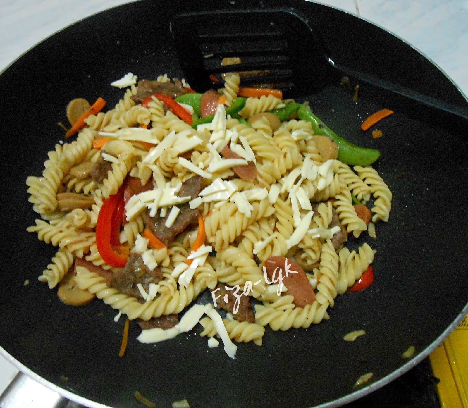 PASTA SPIRAL GORENG BERKEJU Fiza s Cooking pasta-spiral-goreng-berkeju-fiza-s-cooking