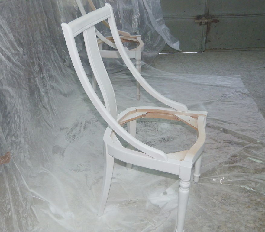 pintar-sillas-conjunto-spray