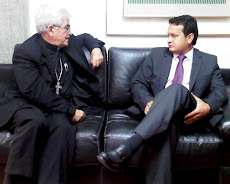 Monseñor  Fernando Castro y el Pdte del Consejo Superior Dr. Nicolás Mangieri Cauterucce.