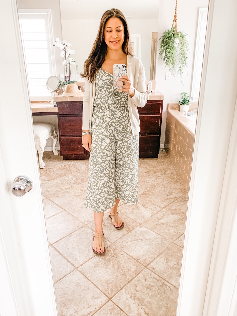 5 Reasons Why I LOVE Wearing Jumpsuits The Daily Connoisseur