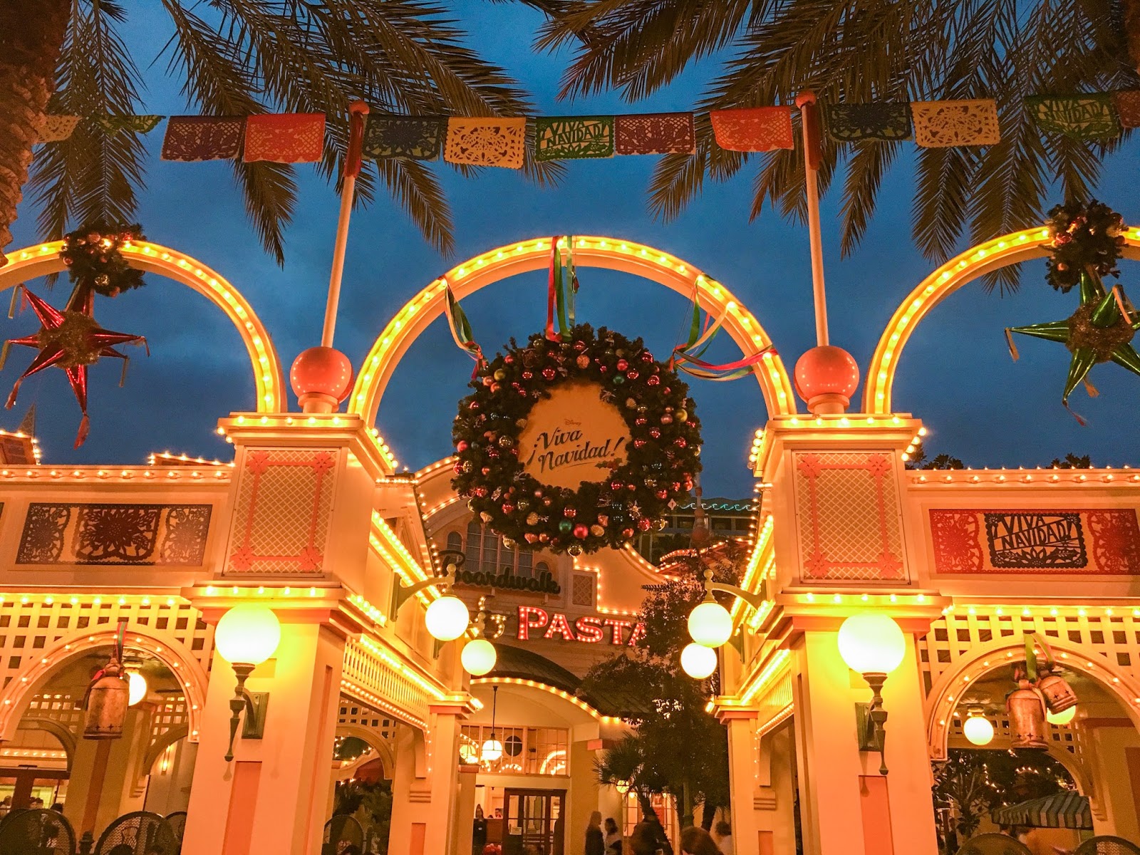 Castle disney night cinderella cinderellas My Musings: Disney at Christmas!