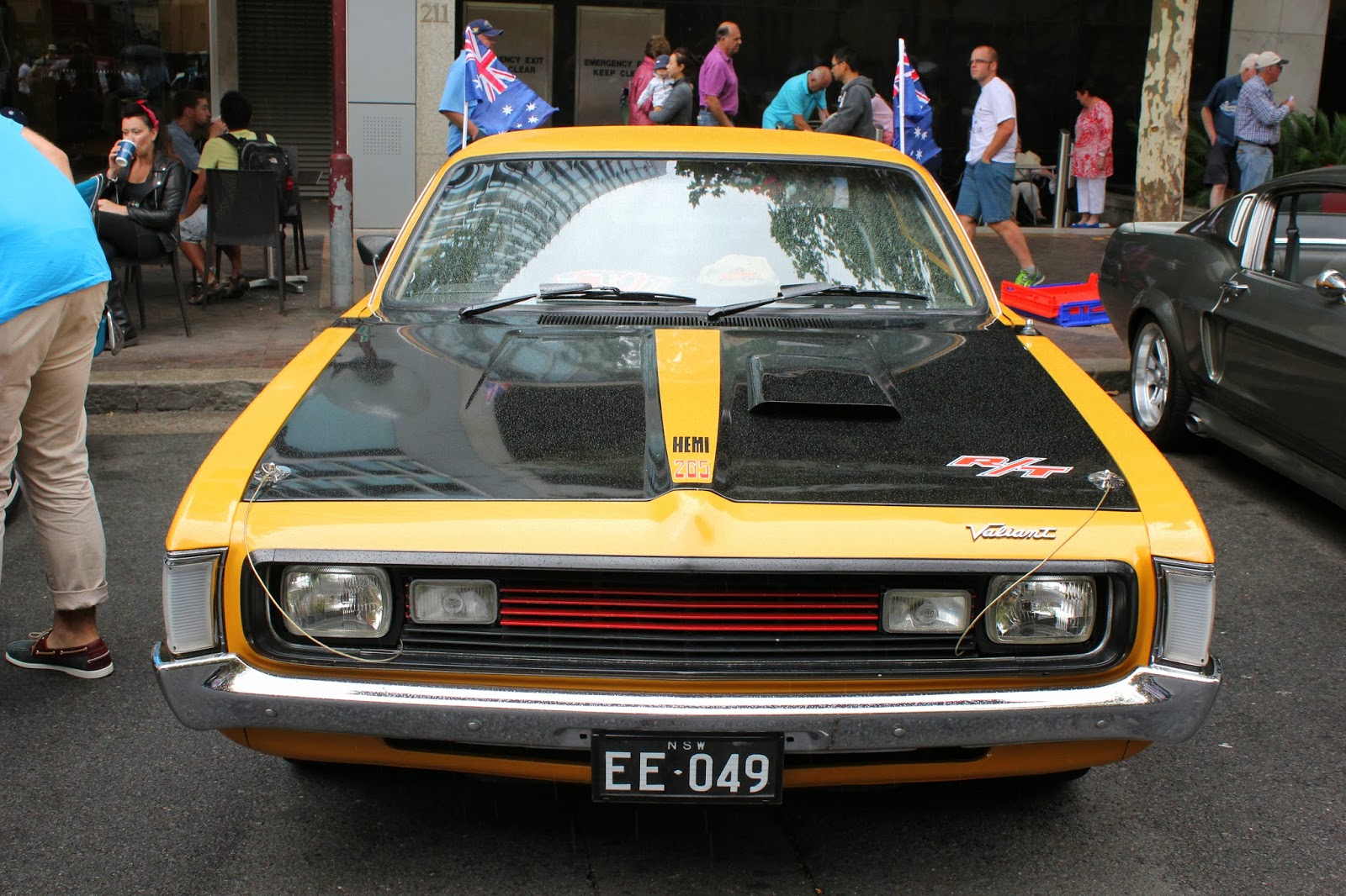 Aussie Old Parked Cars: 1972 Chrysler VH Valiant Charger R/T E49