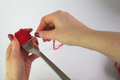 Tutorial PomPom mit Gabel Tutorial PomPoms Bommel selber herstellen