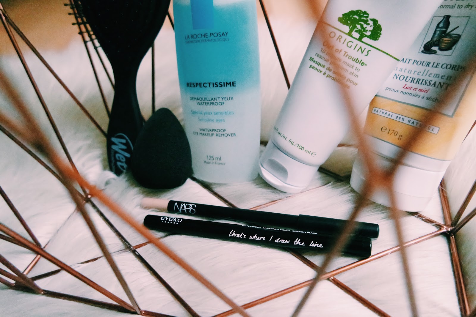 wet brush, burt`s bees, la roche posay, origins, beauty blender, nars, eyeko