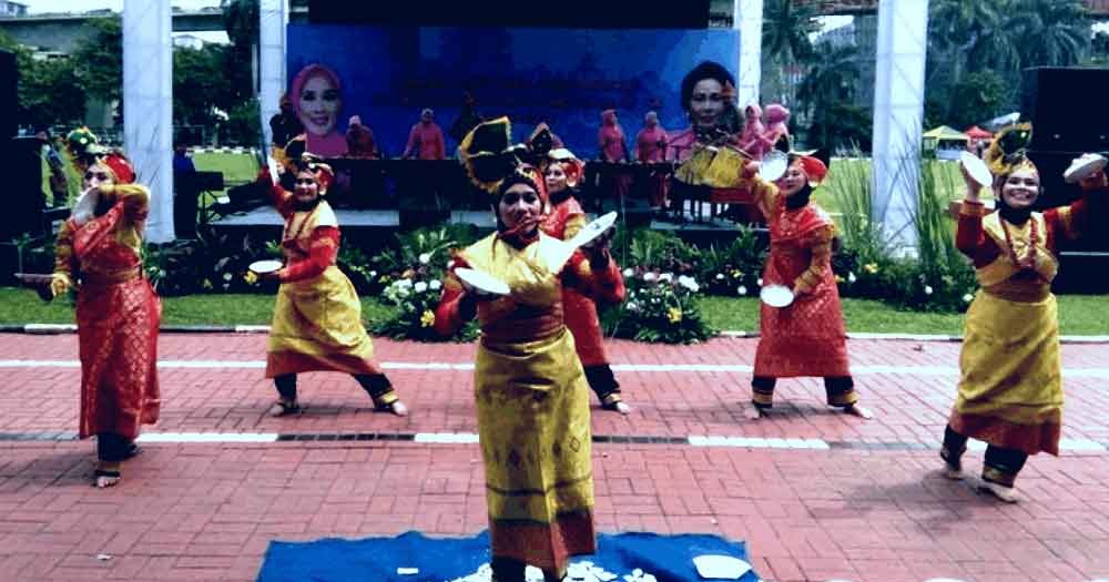 Tari Piring, Sejarah, Asal Usul, dan Cara Menari Tari Piring Seni
