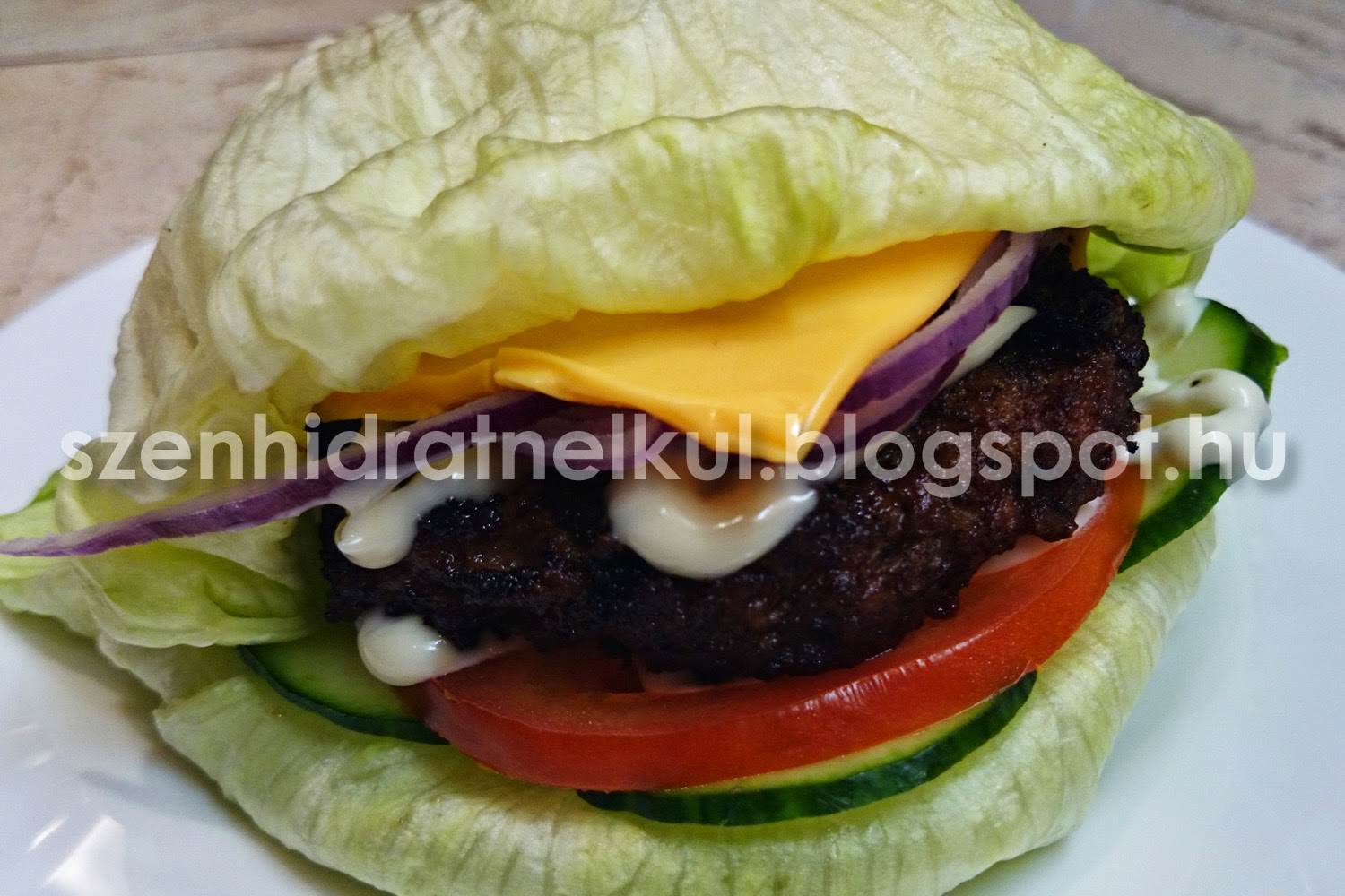 Hamburger diétás buciban | Nosalty