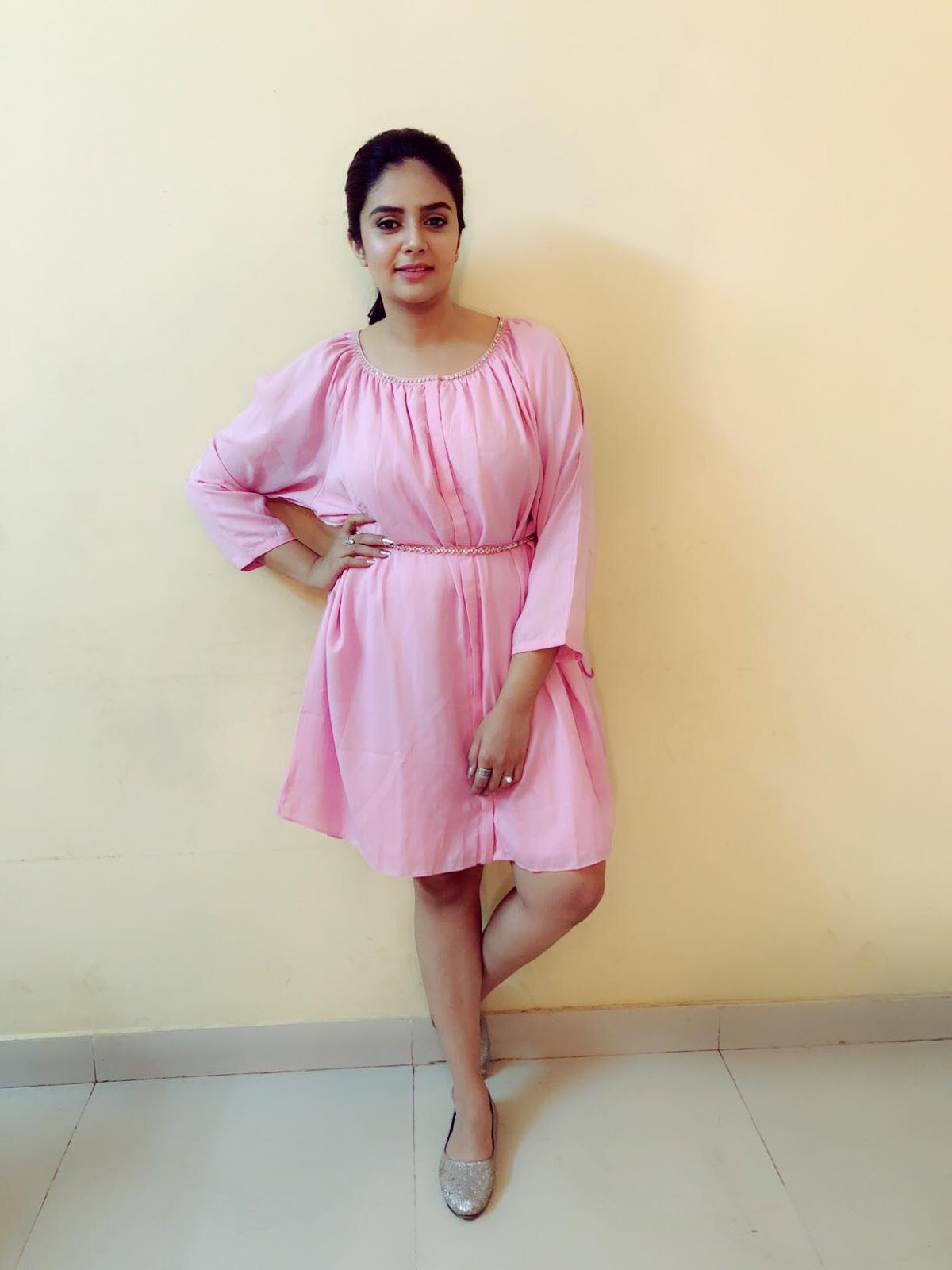 Indian TV Anchor Sreemukhi Long Legs Photos In Pink Dress