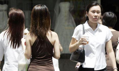 Bỏ tiền triệu để được phá trinh của gái Nhật Bản Bỏ tiền triệu để được phá trinh của gái Nhật Bản