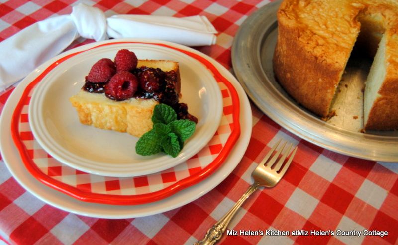 Vintage Sour Cream Pound Cake With Raspberry Sauce