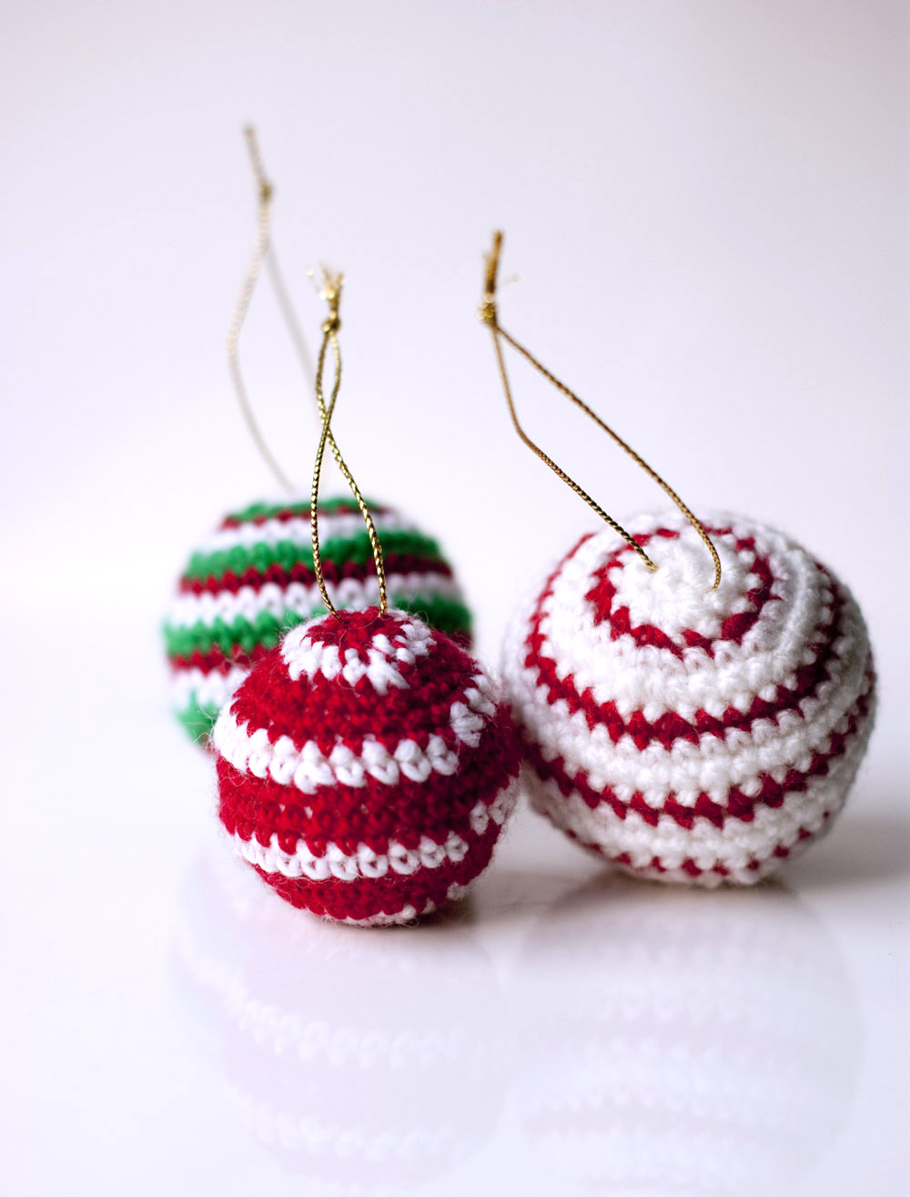 sofia-sobeide-crocheted-christmas-ornaments-baubles-free-pattern