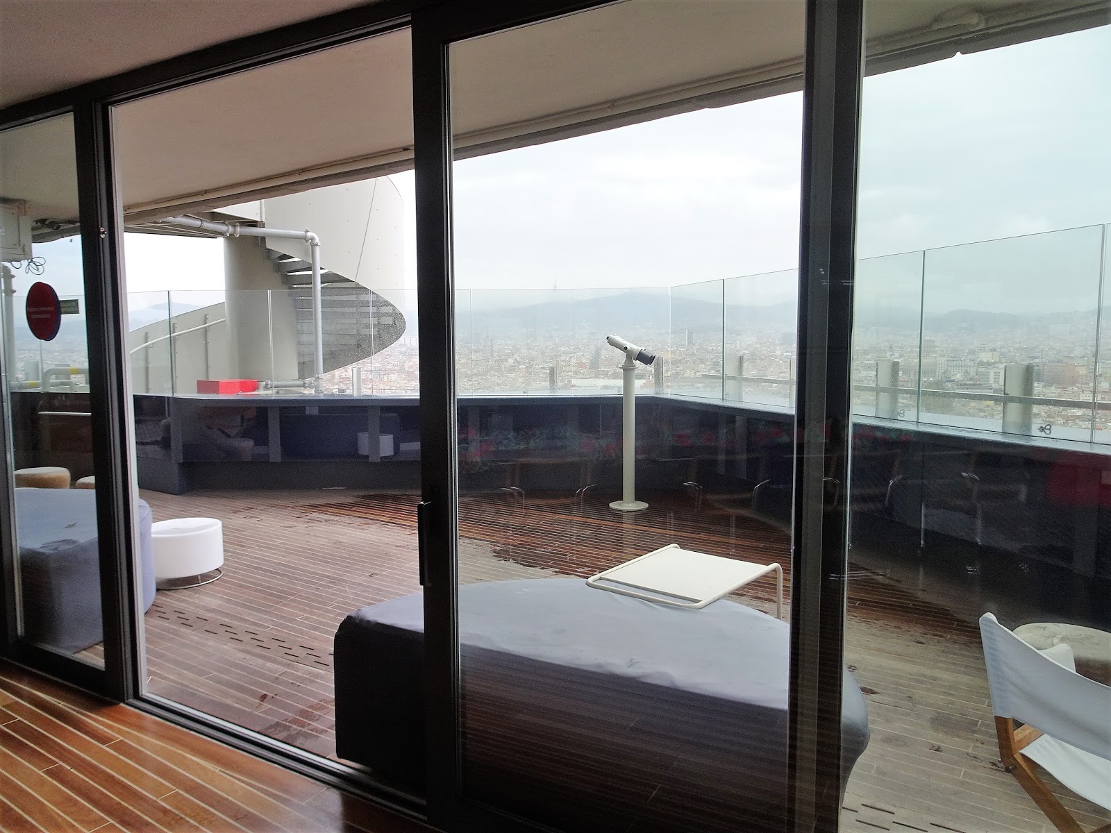Redescubriendo Barcelona y más allá: 27/10/2018 Edifici Colom II