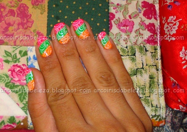 Uñas decoradas en arco-iris, decoración de uñas con varios colores, lindas y hermosas uñas - diseños