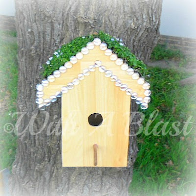 With A Blast: Birdhouse Planter {DIY}   #diy  #crafts  #garden