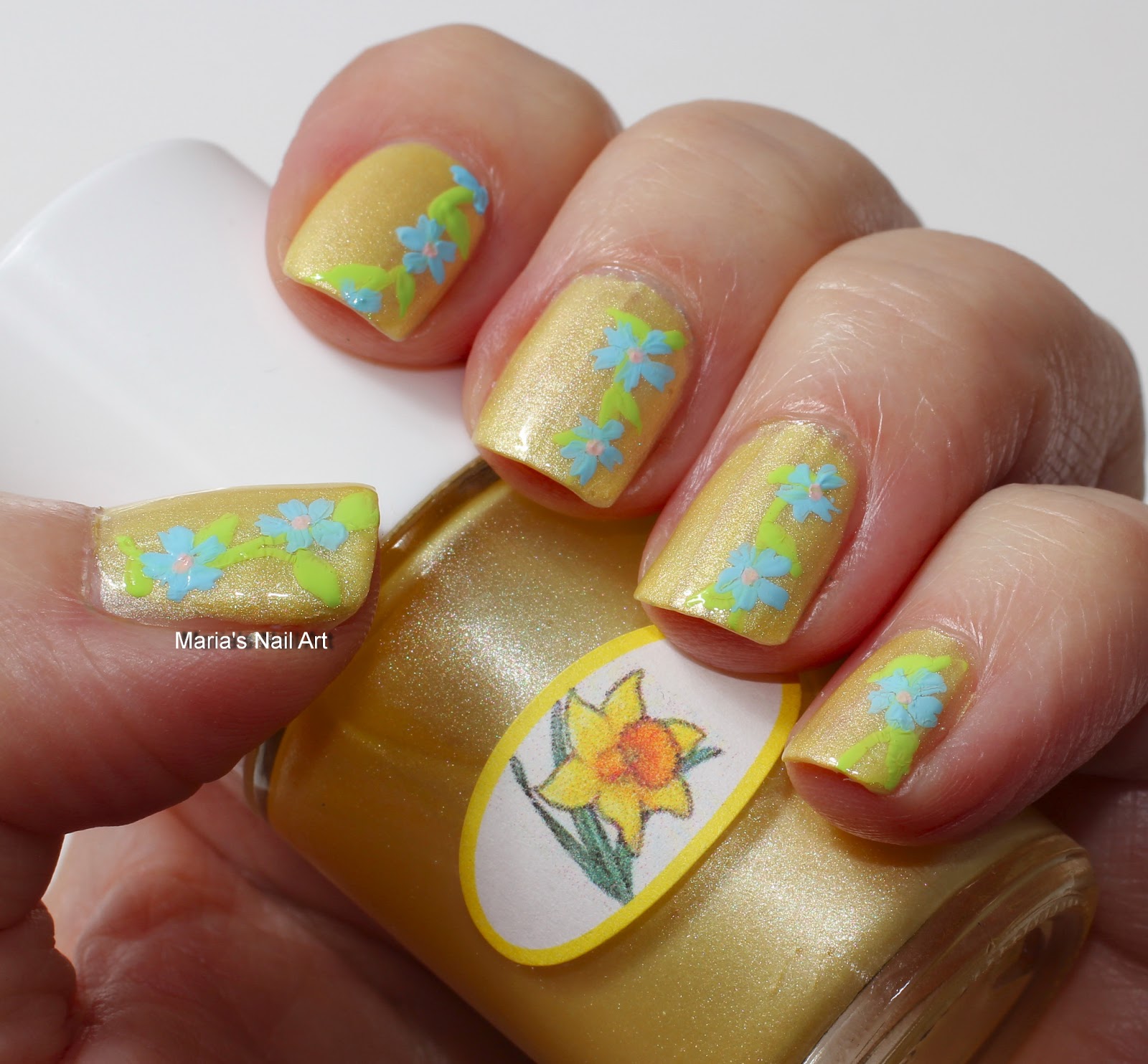 Marias Nail Art and Polish Blog Subtle pastel flowers on pastel