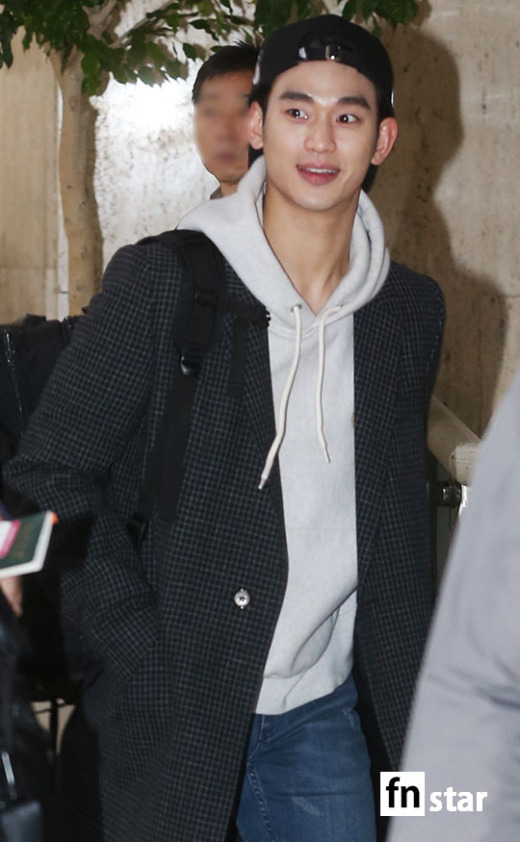 어제자 공항 김수현 기사짤 | 인스티즈