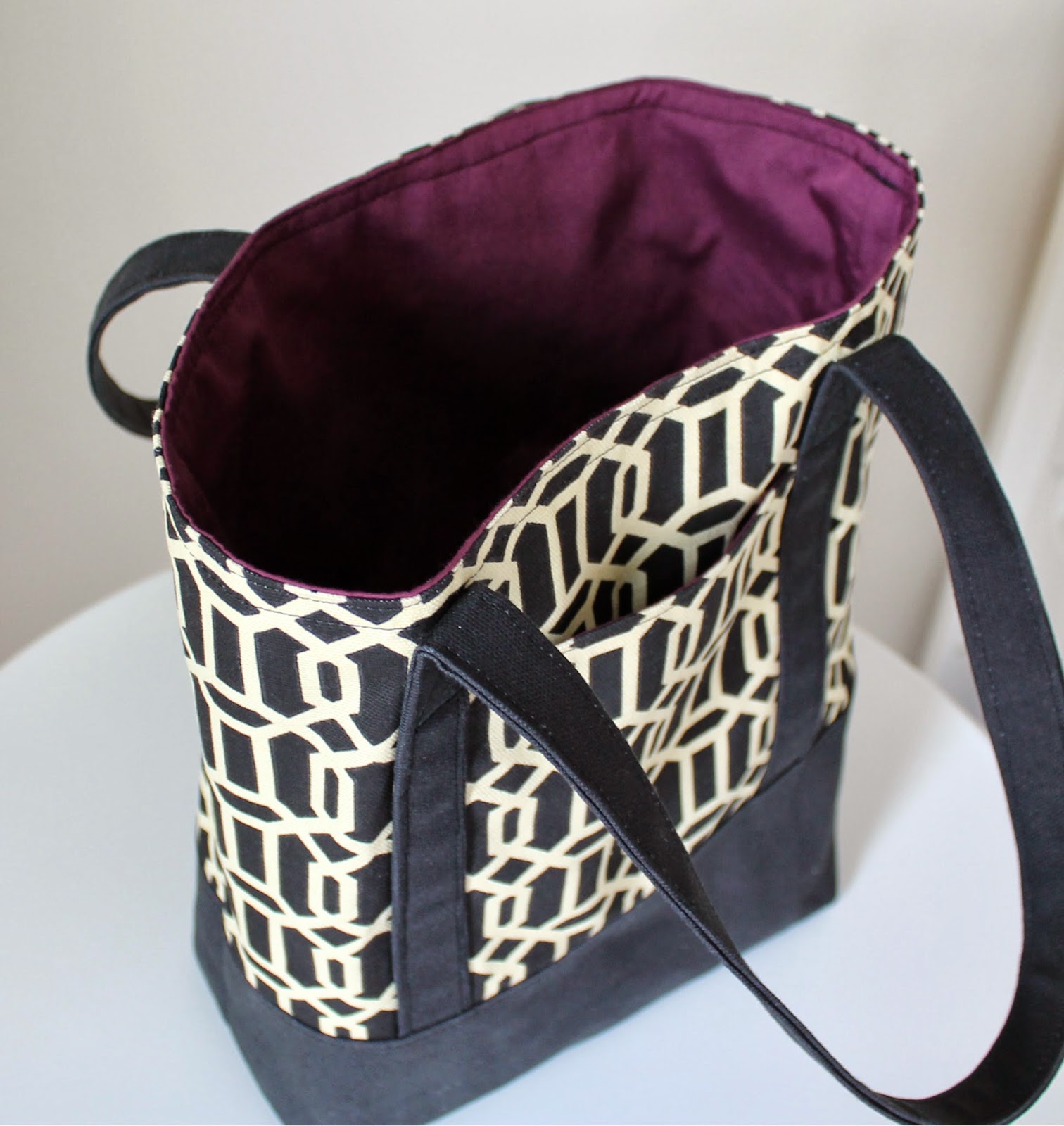 How To Sew A Tote Bag With A Flat Bottom?