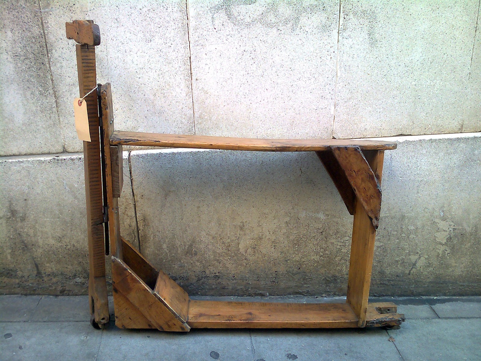 Restauración de muebles: Patinete antiguo