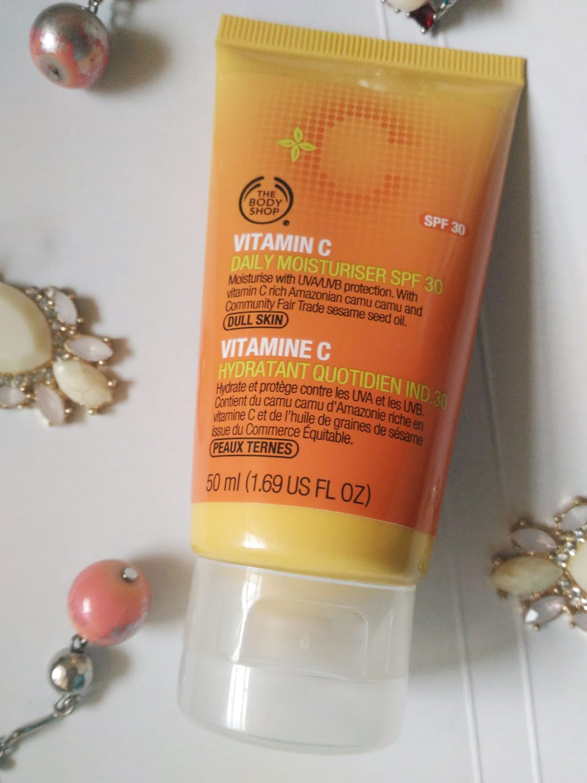 THE BODY SHOPVITAMIN C DAILY MOISTURIZER spf 30 REVIEW