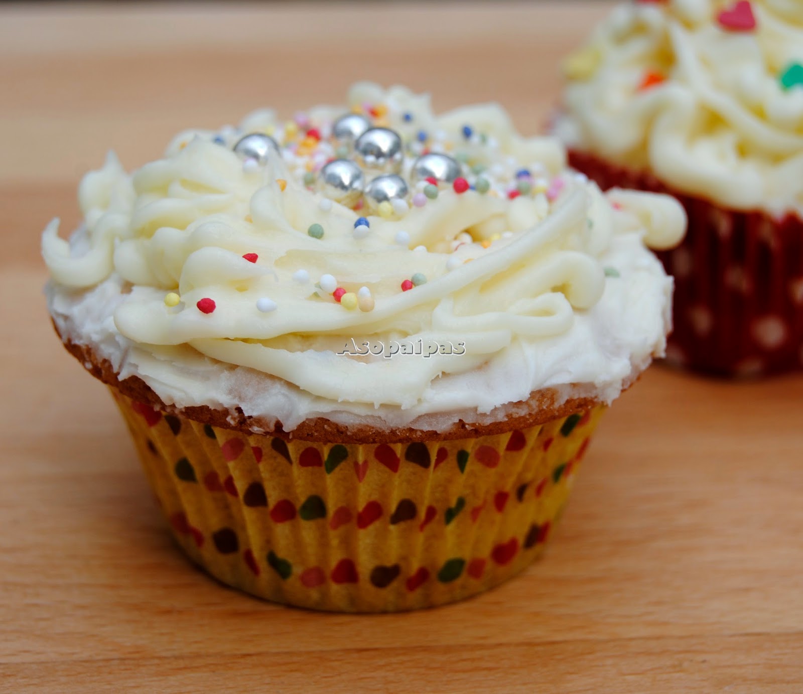 Cupcakes de Chocolate Blanco . Receta Asopaipas. Recetas de Cocina Casera