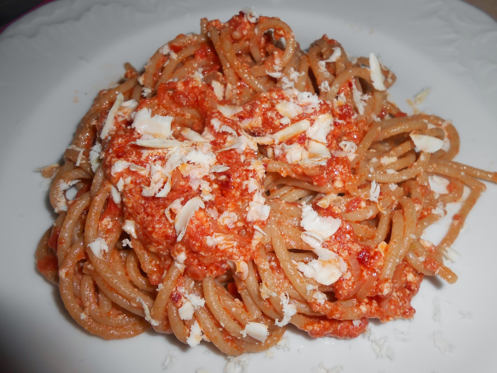 perciatelli integrali con  pomodoro e ricotta