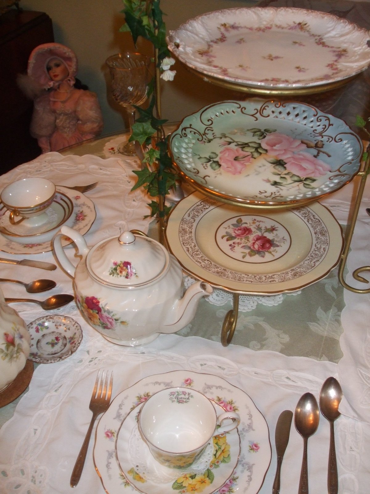 Rosemary's Sampler Tea Room Ambience