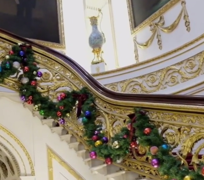 Queens of England All the Queen's Christmas Trees Buckingham Palace