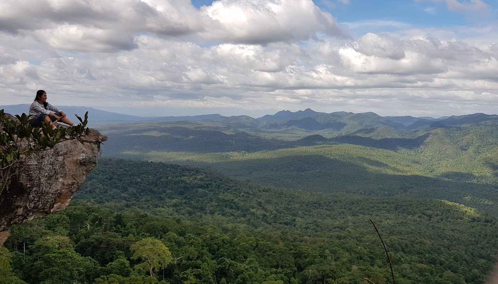 ដើរថត: ថ្មលយ (គិរីរម្យ)