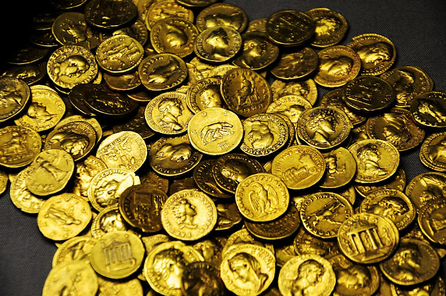 Monedas doradas