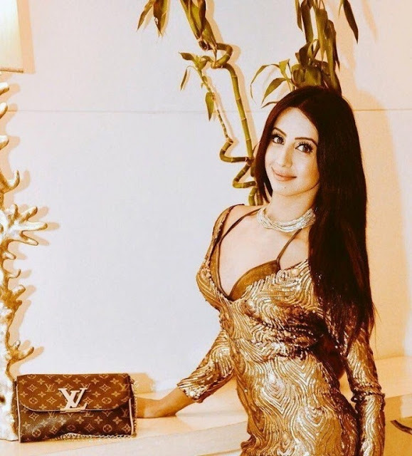 Actress sanjanna spicy image gallery Actress sanjanna spicy image gallery