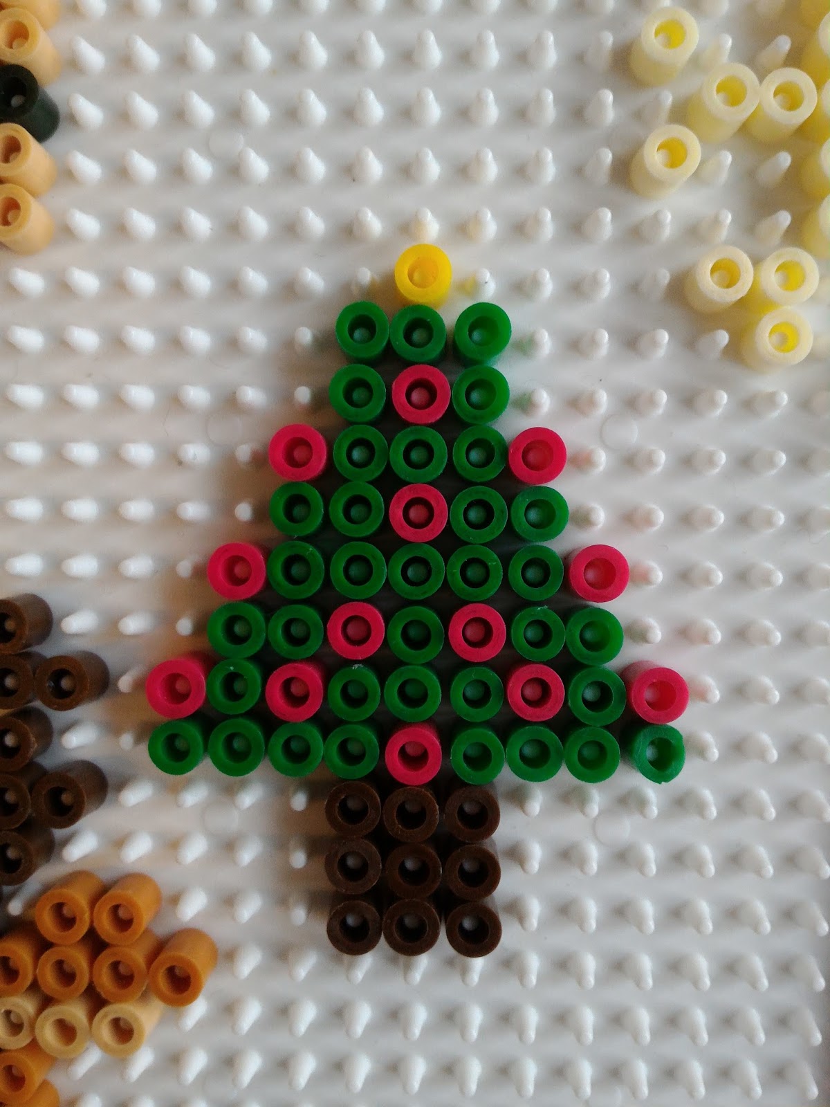 Perles Hama Noël 2024 : Un Noël Créatif et Magique