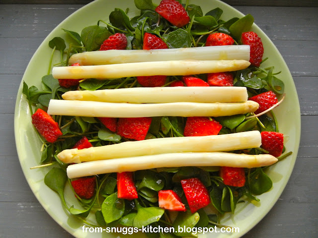 Portulak mit Spargel & Erdbeeren