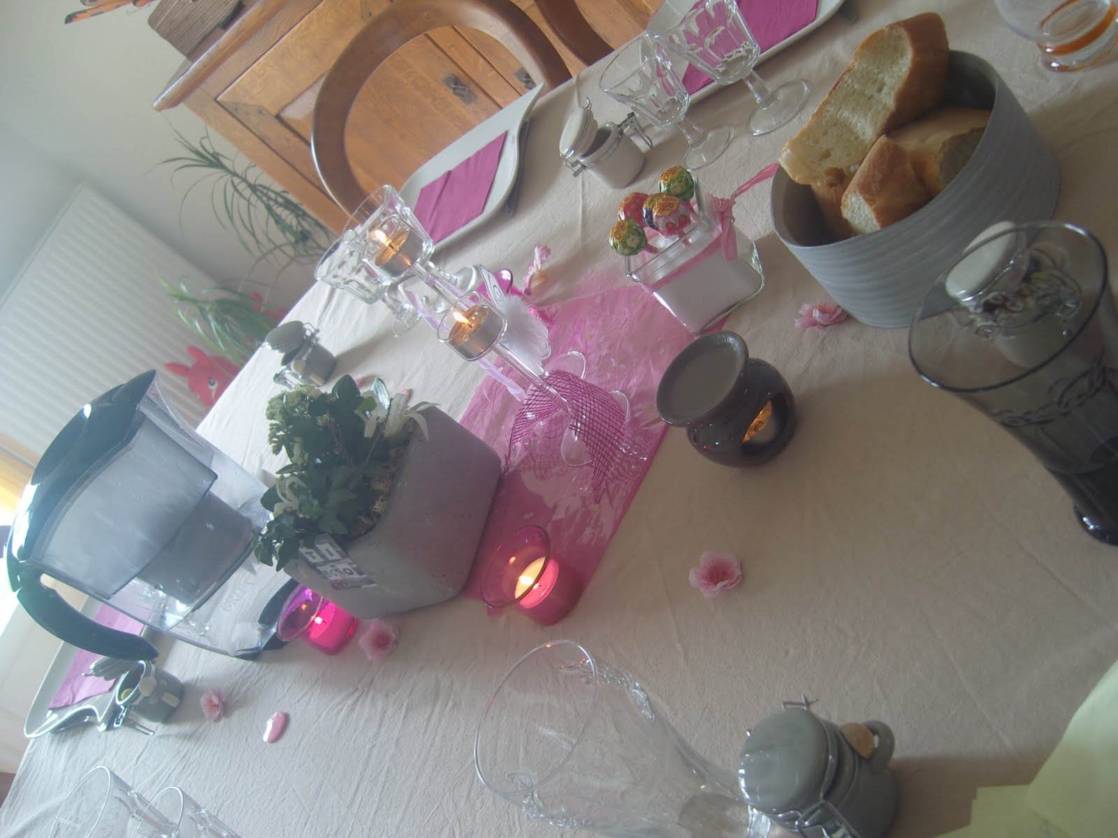 décoration de table gris et rose