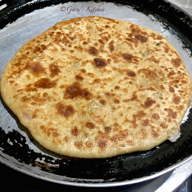 aloo pyaaz paratha recipe | flatbread stuffed with potato and onions | aloo paratha | how to make aloo paratha