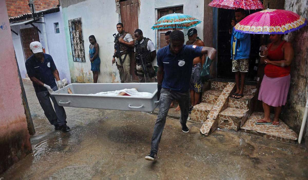 Com 63.880 assassinatos, Brasil bate recorde de mortes violentas em 2017