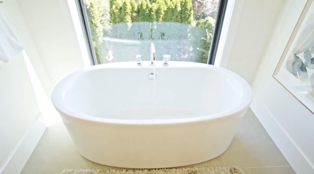 47 Interior Design Photos vs. 9988 NE 26th St, Bellevue, WA Luxury Home Tour