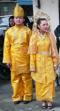 35+ Terbaik Untuk Baju Adat Melayu Warna Kuning - Lamaz ...