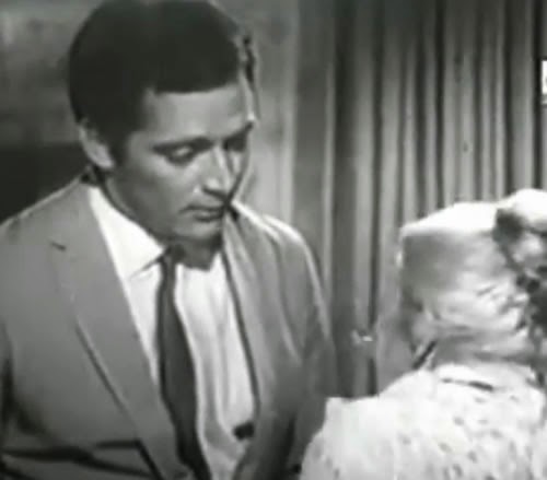 Propaganda dos Tecidos Nycron com o ator Cláudio Marzo apresentado nos anos 60.