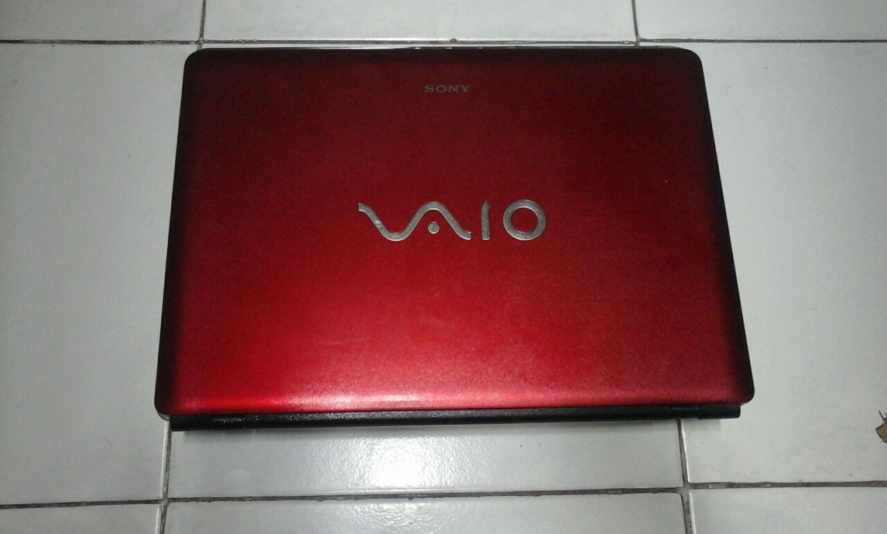 Cat ulang casing laptop lama: Cat ulang casing laptop Vaio lama dengan