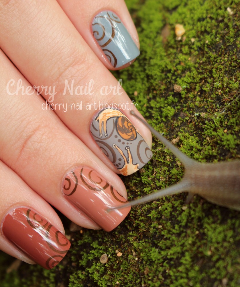 nail art escargot arabesques pour l'automne