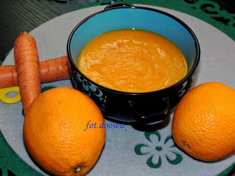 Zupa marchewkowo - pomarańczowa