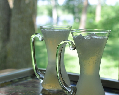 Three Thirst-Quenching, Low-Cal & Low-Alcohol Drinks ♥ KitchenParade.com. Quick 'n' Easy. Low Cal. Weight Watchers Friendly.