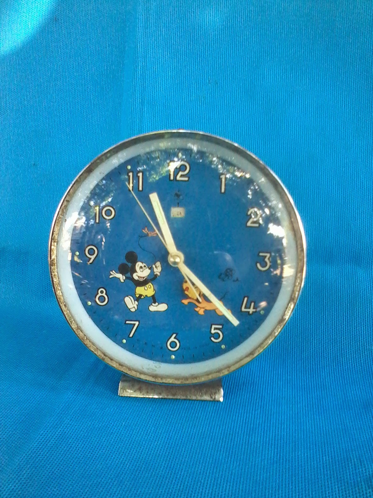 Cahyoes Antique Gallery: Jam Wekker Mickey Mouse (SOLD)