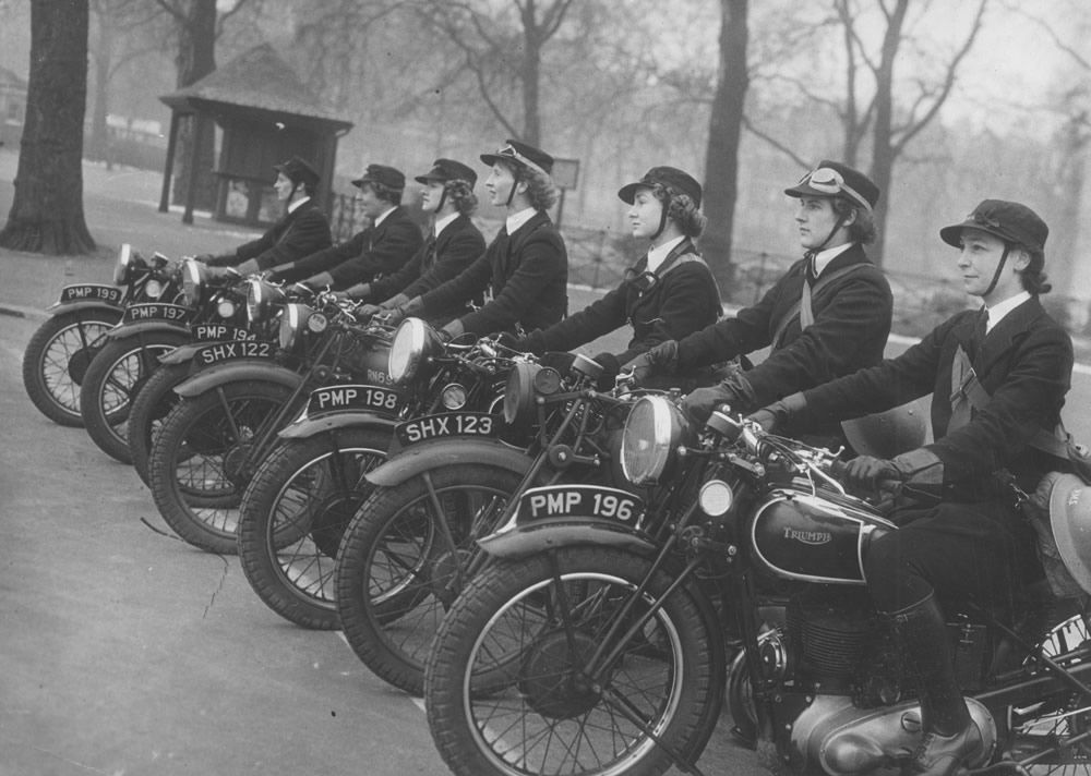 Fascinating Photos of Britain's Female Dispatch Riders During World War