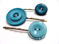 Bobby pin hair accessories with 3 retro buttons in teal blue