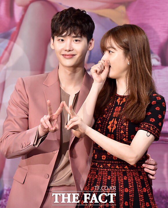 Дом двух миров. Дорама меж двух миров/ параллельные миры/ w. W между двух миров. Дом двух миров. Ли джон сок параллельные миры.