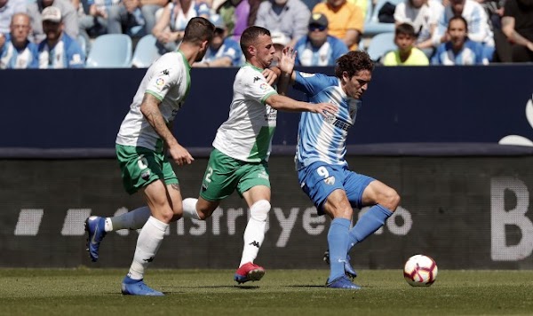 El Extremadura agrava la crisis del Málaga (1-2) El Extremadura agrava la crisis del Málaga (1-2)