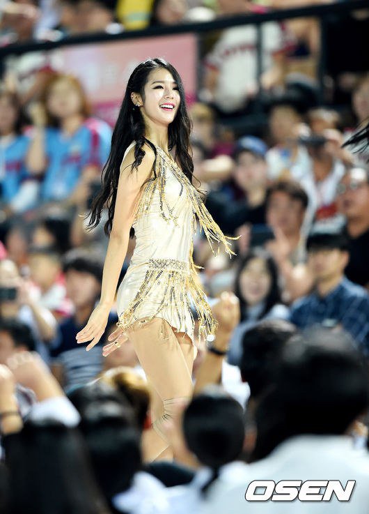 [NB] Cheerleader Park Ki Ryang's shining beauty - Netizen Nation