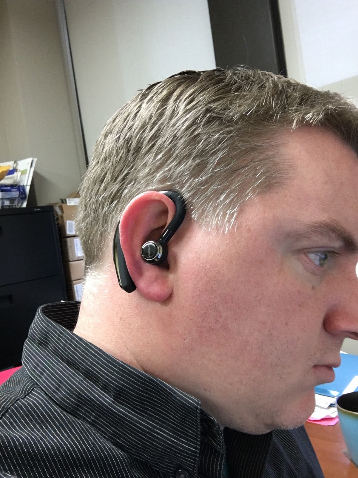 [review] Mpow Crescent is a nice take on the bluetooth earpiece