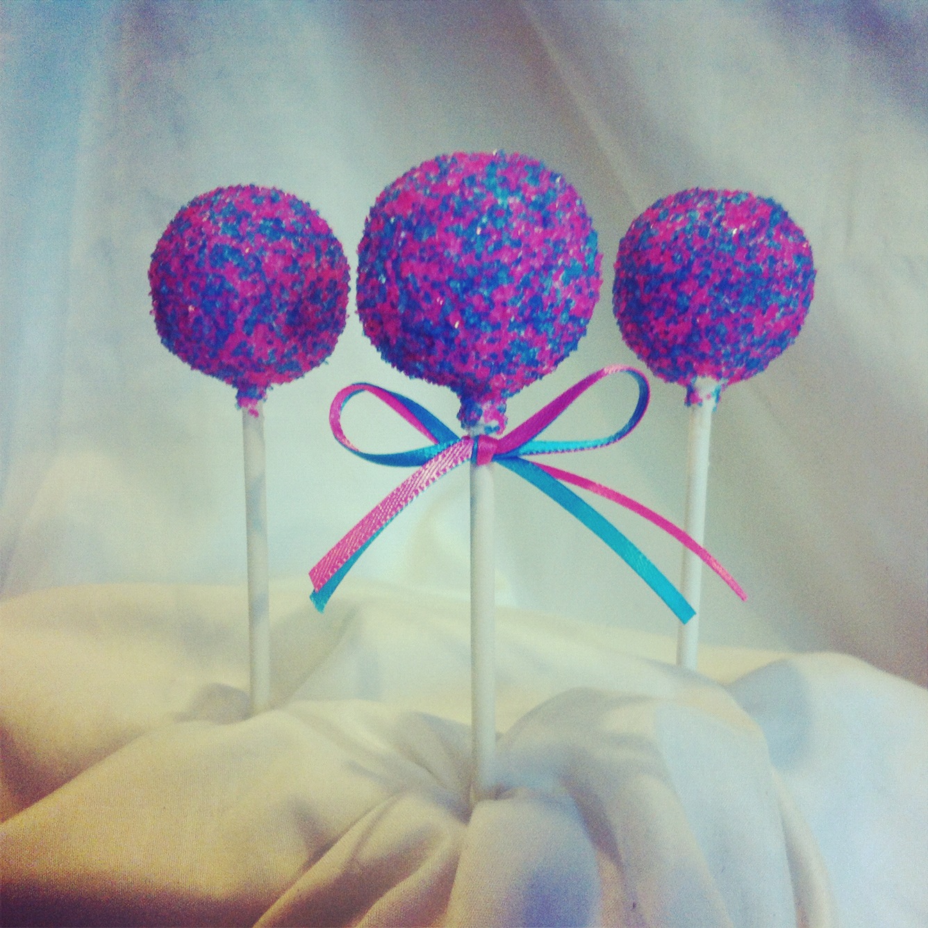 Simply Delicious Cakes Gender Reveal Cake Pops!